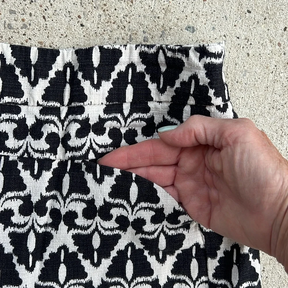 Anthropologie Cartonnier Lithograph
Black White Print High Waist Shorts Size 6 - Picture 7 of 12